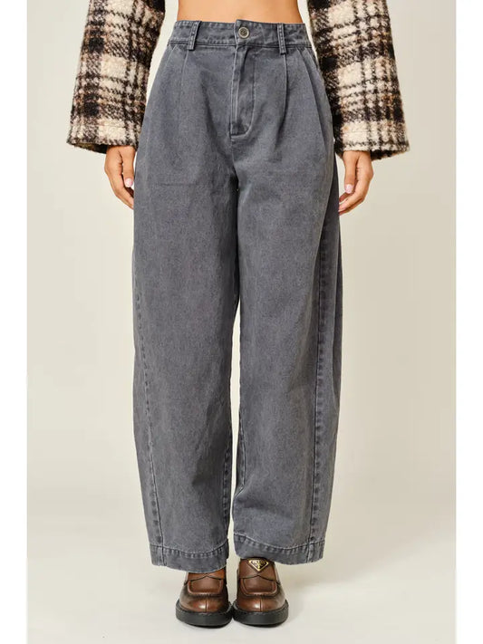 Pleated Barrel Jeans