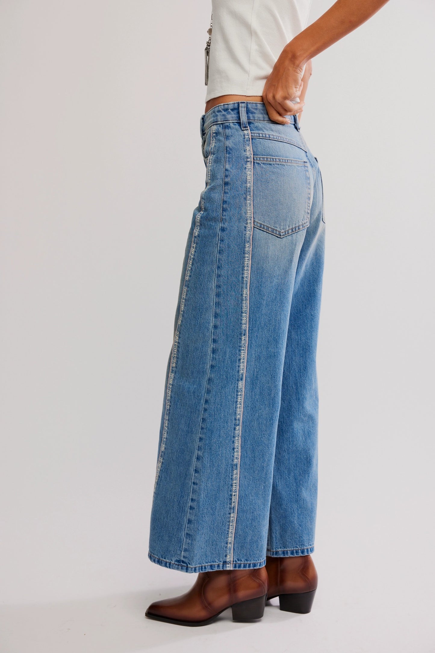 ON THE EDGE WIDE LEG