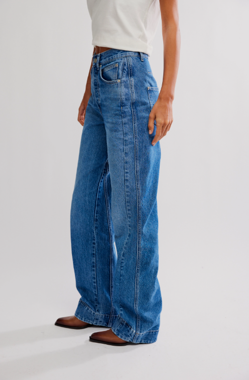 Stick Around Slim Curve jean