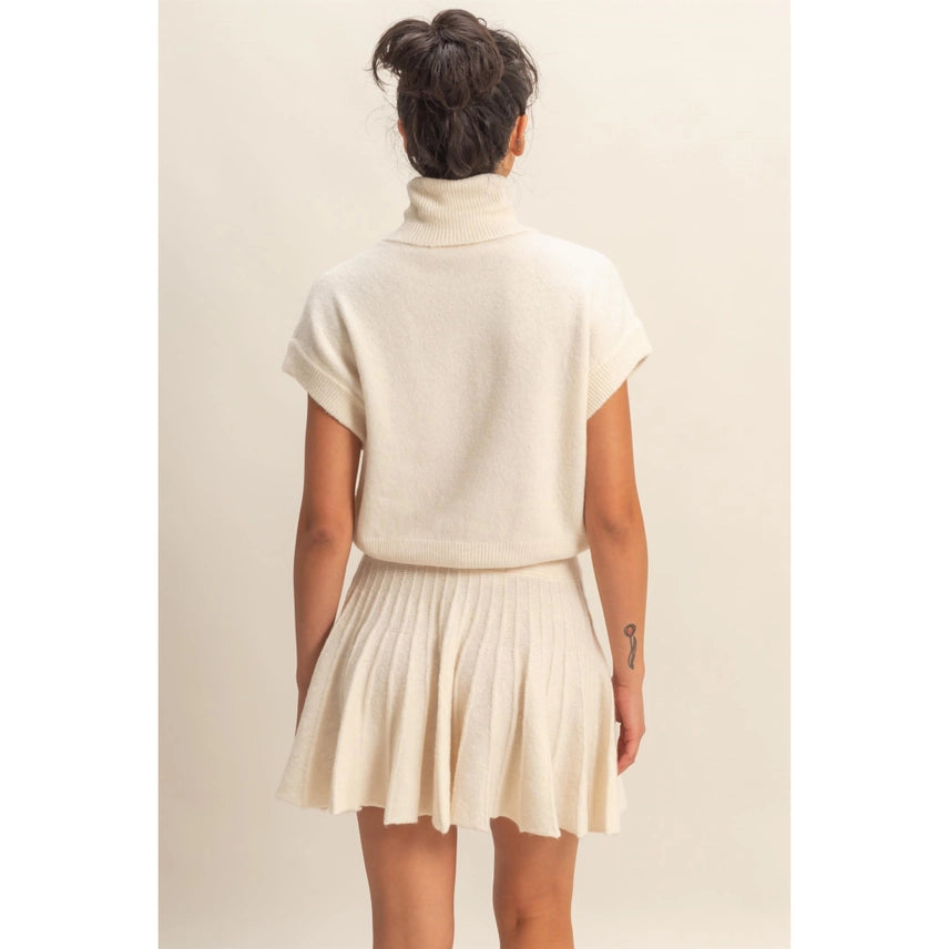 Turtleneck & Pleated skirt SET