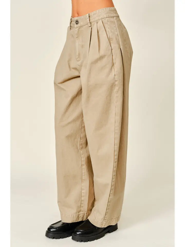 Pleated Barrel Jeans