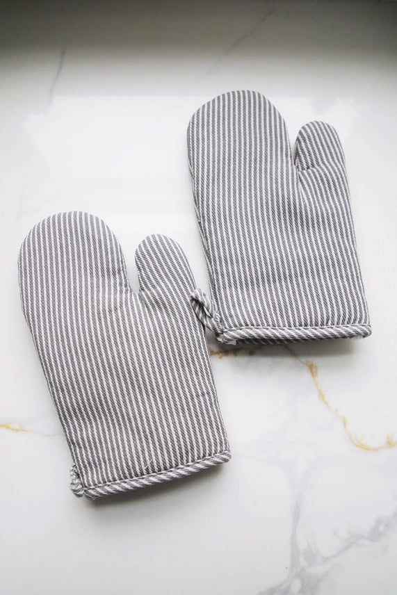 Simple Stripe Oven Mitt